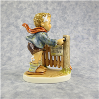 AN EMERGENCY First Issue Figurine (Hummel 436, TMK)
