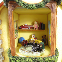 COMING FROM THE WOODS 8 Hummel 2241 TMK 8