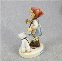 Special Edition CHRISTMAS TREAT Figurine + BAKERY DISPLAY Hummelscape 1140-D (Hummel 2264, TMK)