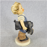 BOOTS Figurine (Hummel 143/I, TMK)