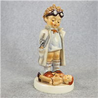 DOCTOR Figurine (Hummel 127, TMK)