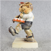 VOLUNTEERS Figurine (Hummel 50 2/0, TMK)