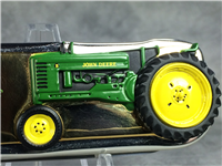 JOHN DEERE Model "B" Tractor Collectors Folding Knife (Franklin Mint)