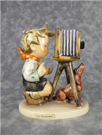 THE PHOTOGRAPHER 5 inch Figurine  (Hummel 178, TMK 3)