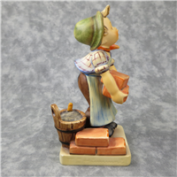 THE BUILDER Figurine (Hummel 305, TMK)