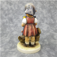 FEEDING TIME Figurine (Hummel 199/0, TMK)