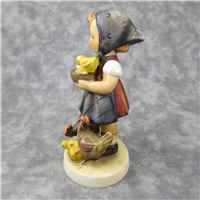 FEEDING TIME Figurine (Hummel 199/0, TMK)