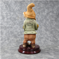 Disney Showcase SNEEZY Seven Dwarfs 6-3/4 inch Figurine   (Giuseppe Armani, 0914-C, 1994)