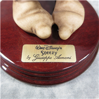 Disney Showcase SNEEZY Seven Dwarfs 6-3/4 inch Figurine   (Giuseppe Armani, 0914-C, 1994)