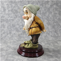 Disney Showcase BASHFUL Seven Dwarfs 6-3/8 inch Figurine   (Giuseppe Armani, 0916-C, 1994)