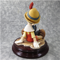 Disney Showcase PINOCCHIO AND FIGARO 8 inch Figurine   (Giuseppe Armani, 0464C, 1995)