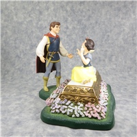 PRINCE AND SNOW WHITE A Kiss Brings Love Anew 9 inch Limited Edition Disney Figurine (WDCC, 11K-41307-0, 1998)