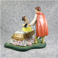 PRINCE AND SNOW WHITE A Kiss Brings Love Anew 9 inch Limited Edition Disney Figurine (WDCC, 11K-41307-0, 1998)