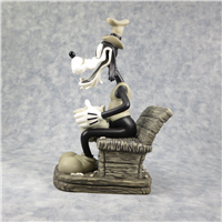 GOOFY Goofy's Debut 7-1/2 inch Limited Edition Disney Figurine (WDCC, 1205237, 1999-2000)