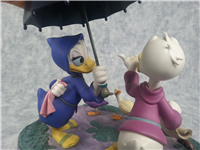 DONALD & DAISY Looks Like Rain 10 inch Disney Figurine (WDCC, 11K-41455-0, 2000)