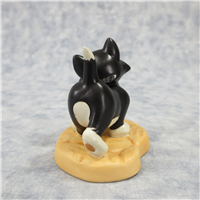 FIGARO Say Hello to Figaro 2-1/2 inch Disney Figurine (WDCC, 11K-41111-0, 1996-1998)