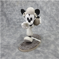MICKEY MOUSE Rah! Rah! Mickey! 5-1/2 inch Disney Figurine (WDCC, 11K-41252-0, 1998-2001)