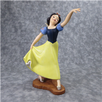 SNOW WHITE The Fairest One of All 8-1/2 inch Disney Figurine (WDCC, 11K-41063-0, 1994-2002)