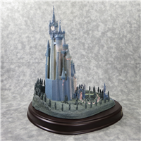 ENCHANTED PLACES A Castle for Cinderella 10-1/2 inch Disney Sculpture (WDCC, 11K-41210-0, 1996-1998)