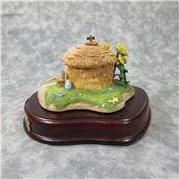 ENCHANTED PLACES Fifer Pig's Straw House 2-1/2 inch Disney Sculpture (WDCC, 11K-41205-0, 1996-1998)