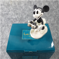 MINNIE MOUSE Oh, It's Swell 5-1/2 inch Disney Figurine (WDCC, 11K-41325-0, 1998-2000)