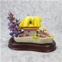 WHITE RABBIT'S HOUSE 5 inch Disney Enchanted Places Sculpture (WDCC, 11K-41202-0, 1995-1999)
