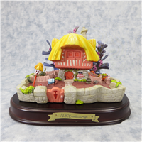 WHITE RABBIT'S HOUSE 5 inch Disney Enchanted Places Sculpture (WDCC, 11K-41202-0, 1995-1999)