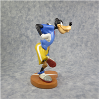 GOOFY Dribbling Down Court 8-1/2 inch Disney Figurine (WDCC, 11K-41404-0, 1998-2000)