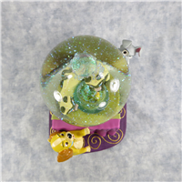LADY AND THE TRAMP 7-3/4 inch Musical Snowglobe (Disney Store, #99447, 2008)