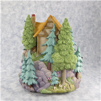 SNOW WHITE AND THE SEVEN DWARFS 9-1/4 inch Musical Snowglobe with Motion (Disney Direct)