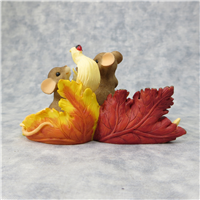 IT'S NICE TO HAVE YOU WITH ME EAR AFTER EAR 3 inch Thanksgiving/Fall Corncob Mouse Figurine (Charming Tails, Enesco, 49787, 2008)