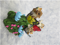 CATCHING UP WITH FRIENDS 3-5/8 inches Mouse/Butterfly Figurine (Charming Tails, Enesco, 89/239, 2008)