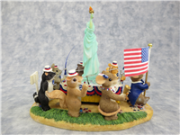 LET FREEDOM RING Statue of Liberty/Mice Figurine (Charming Tails, Enesco, 89/359, 2008)