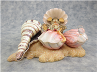 HAPPY AS A CLAM 2-7/8 inch Mouse/Beach Seashell Figurine (Charming Tails, Enesco, 89/269)