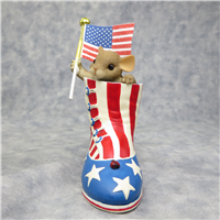 YOU'RE A PATRIOTIC SOLE Mouse In Shoe Figurine (Charming Tails, Enesco, 89/114)