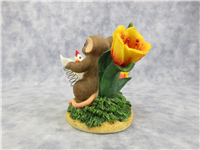 YOU HAVE ME FEELING LIKE A SPRING CHICKEN 3 inch Mouse With Chicked Figurine (Charming Tails, Fitz & Floyd, 88/138, 2007)