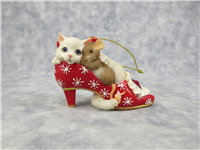 FRIENDS FIT RIGHT 2-1/2 inch Mouse and Cat in Shoe Ornament Figurine (Charming Tails, Fitz & Floyd, 89/244)