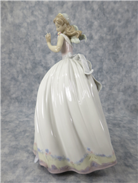 CINDERELLA 'The Glass Slipper' 1 Porcelain Figurine (Lladro, #5957)