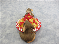 WE'VE GOT PASTABILITIES Mouse Spaghetti Figurine (Charming Tails, Enesco, 89/289)