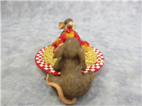 WE'VE GOT PASTABILITIES Mouse Spaghetti Figurine (Charming Tails, Enesco, 89/289)