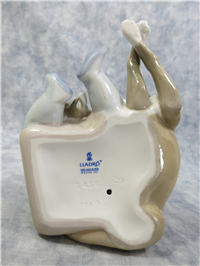 NEW PLAYMATES Porcelain Figurine (Lladro, #5456, 1987)