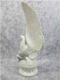 MESSAGE OF PEACE 1 Porcelain Tree Topper (Lladro, #6587, 1998)