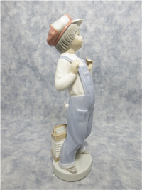 BOY FROM MADRID Porcelain Figurine (Lladro, #4898, 1972)