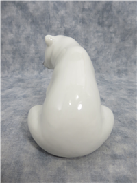 SEATED POLAR BEAR Porcelain Figurine (Lladro, #1209, 1972)