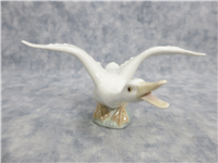 DUCK JUMPING 2-1/2 inch Porcelain Figurine  (Lladro, #1265, 1977)