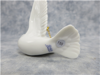 LANDING DOVE Porcelain Figurine Ornament (Lladro, #6266)