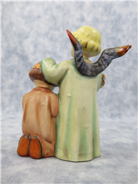 LITTLE GUARDIAN Figurine (Hummel 145, TMK)