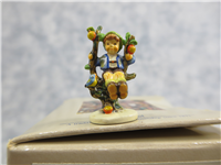 First Edition APPLE TREE BOY Olszewski/Goebel Miniature Figurine (Hummel 257-P, 1989)