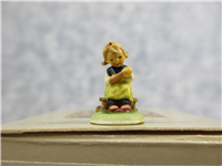 First Edition BUSY STUDENT 3/4 inch Olszewski/Goebel Miniature Figurine (Hummel 268-P, 1990)