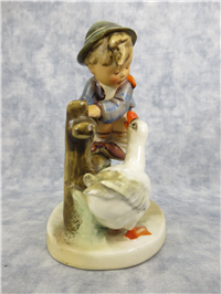 BARNYARD HERO Figurine (Hummel 195, TMK)